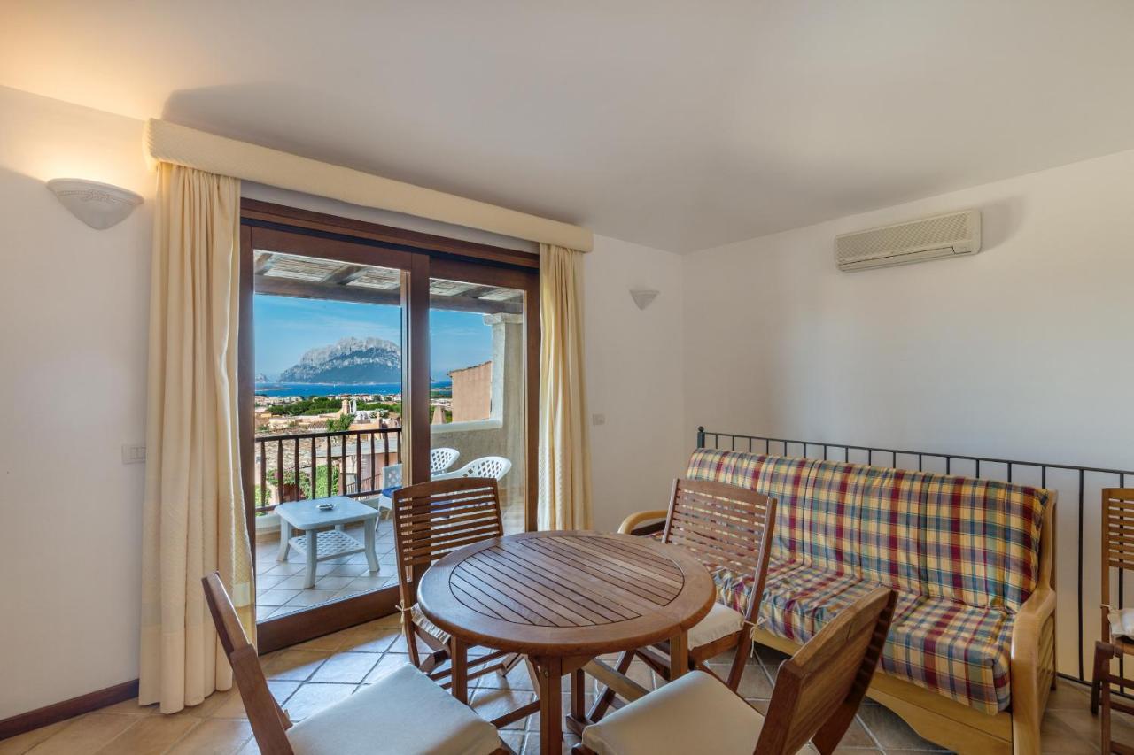 Vista Village Loiri Porto San Paolo Exterior photo